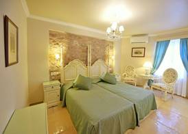 Angelica Traditional Boutique Hotel 5