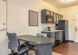 Candlewood Suites LINCOLN by IHG 4