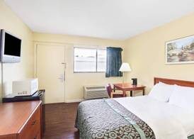 Days Inn by Wyndham Athens 4