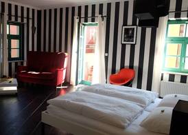Backstage Hotel 3