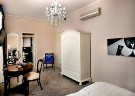 Porta Di Mezzo Luxury Suites & Rooms 2