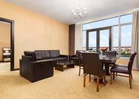 Days Hotel by Wyndham Baku 5
