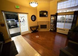 Mid City Inn and Suites 3