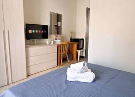 Cozy Ensuite Rooms 4