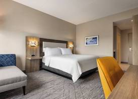 Holiday Inn Express STRATHROY by IHG 3