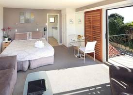 Onetangi Beach Apartments 3