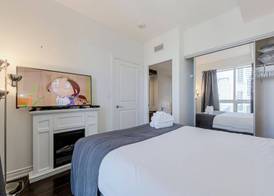 Canada Suites on Bay 2