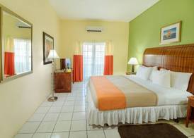 Bay Gardens Inn 4
