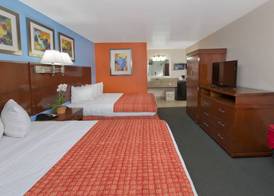 Ramada by Wyndham Flamingo Water Park 5