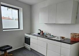 Airport Apartment 4
