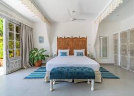 Nomad Beach Resort 4