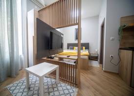 Manoir Apartments 4