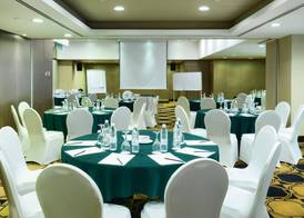 Pacific Regency Hotel Suites 3