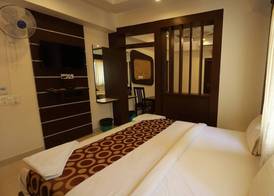 Silver Suite 4