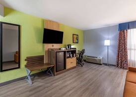 Best Western Plus St. Louis West-Westport 4
