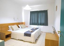 DebbieXenia Hotel Apartments 4