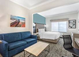 Best Western Plus Airport Inn & Suites 3