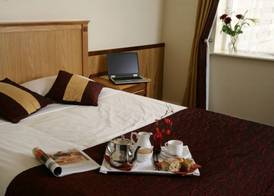 Bush Hotel 3