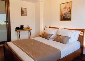 The Golden View Guesthouse 5
