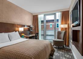 Wyndham Garden Chinatown 4