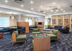 Courtyard by Marriott Toronto Airport 2