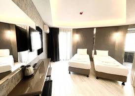 Emilia Otel 2