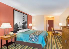 Super 8 by Wyndham Chico 4