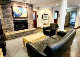 Park Hill Inn & Suite 3