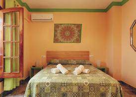 Charming Nerja Hostel 5