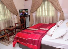 QUEENS GATE HOTEL 2