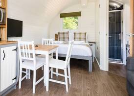 Weedingshall Lodges 4