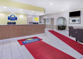 Days Inn & Suites by Wyndham Colonial 3