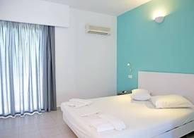 Hillside Studios & Apartments 4