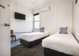 Melton Hotel 4