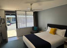 Academy Motor Inn 5