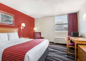 Days Inn by Wyndham Gillette 5
