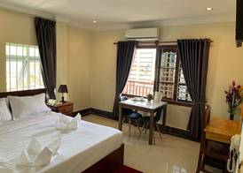 Queenwood Hotel 4