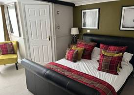 The Ship Hotel 3