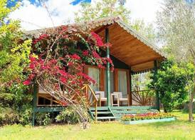 Etenna Beach Bungalows 4