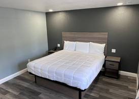Surf City Inn and Suites 5