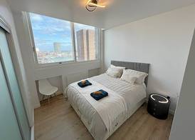 City Centre - Sleeps 4 & Free Parking 4