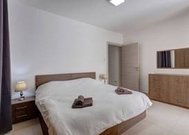 Modern 1BR Apartment in a Central Location 4