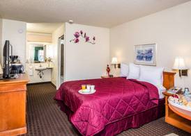 Hollister Inn 3