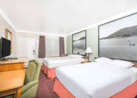 Upper Lake Inn & Suites 4