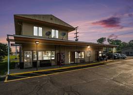 Great Lakes Inn and Suites 4