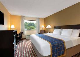 Days Inn by Wyndham Hillsborough 4