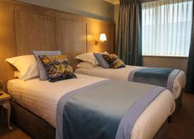 Avalon House Hotel 5