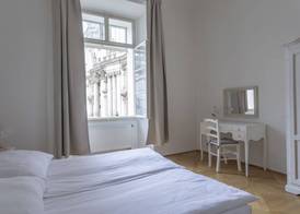 Three Golden Crowns Apartments 5