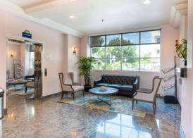 Days Inn by Wyndham Santa Monica 2