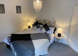 2 Bed-Sleeps 4-Sea View-Pet Friendly-Parking 3